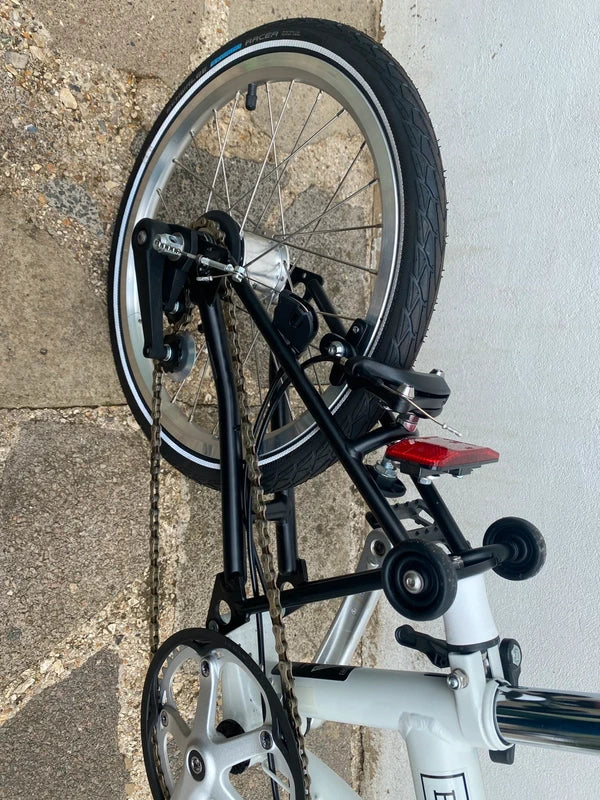 2022 (December) white Brompton A line New without box