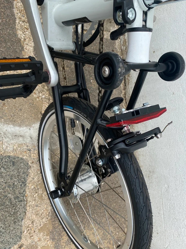 2022 (December) white Brompton A line New without box